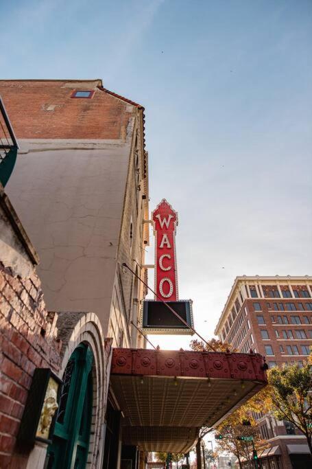 Taste Of Everything House 5 From Baylor & Magnolia Waco Esterno foto